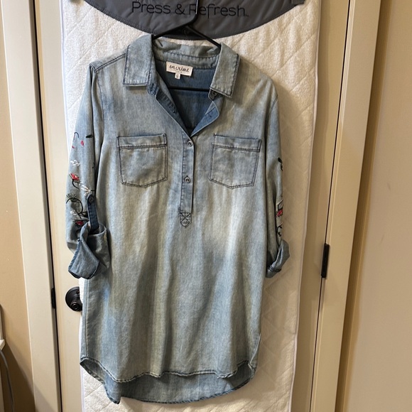 En Creme Dresses & Skirts - En Creme Light Blue Denim Dress